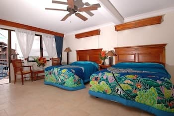 Manta Ray Bay Resort