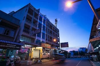 The Port Hostel By Suwatchai