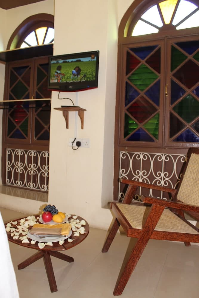 The Island Town Hotel - Adults Only