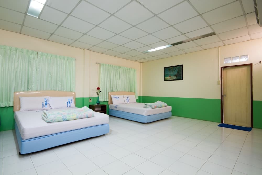 Bualuang Angthong Hotel