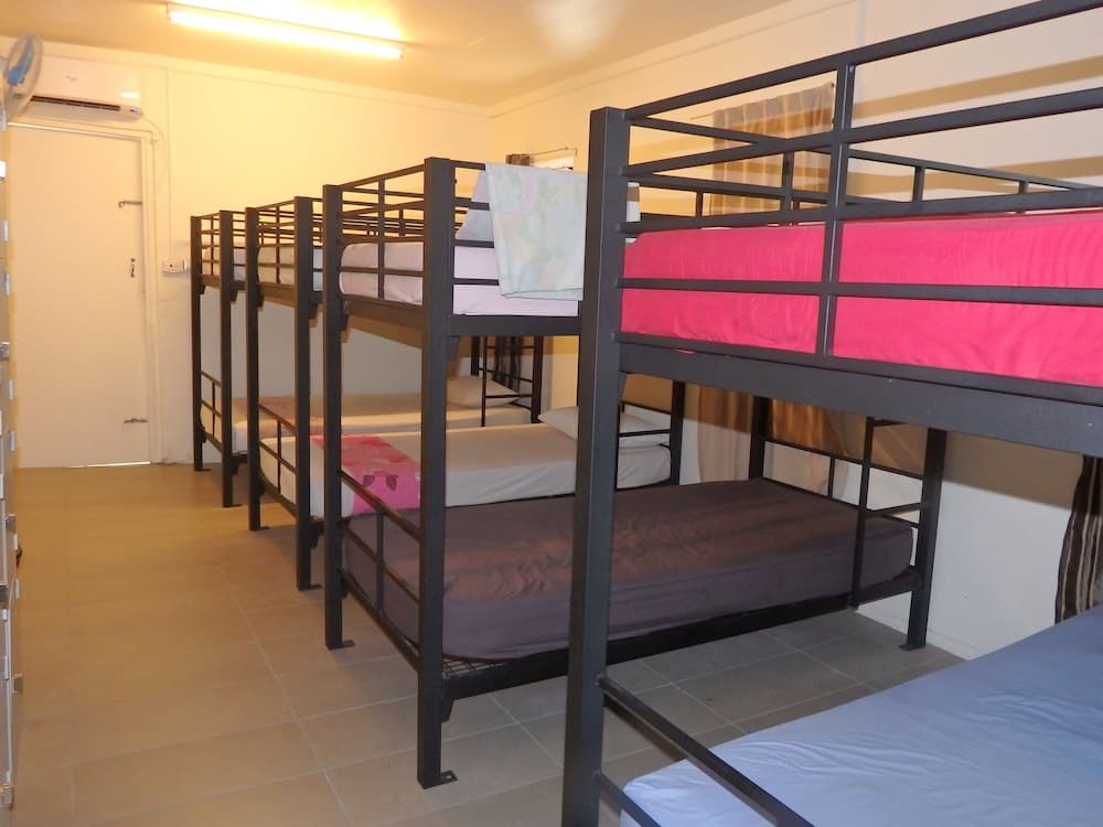 Bluewater Lodge - Hostel