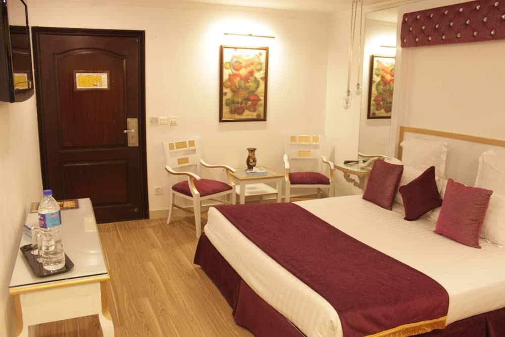 Faletti's Express Hotel