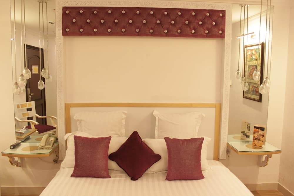 Faletti's Express Hotel