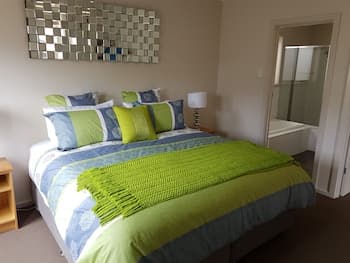 Hart Street Apartment