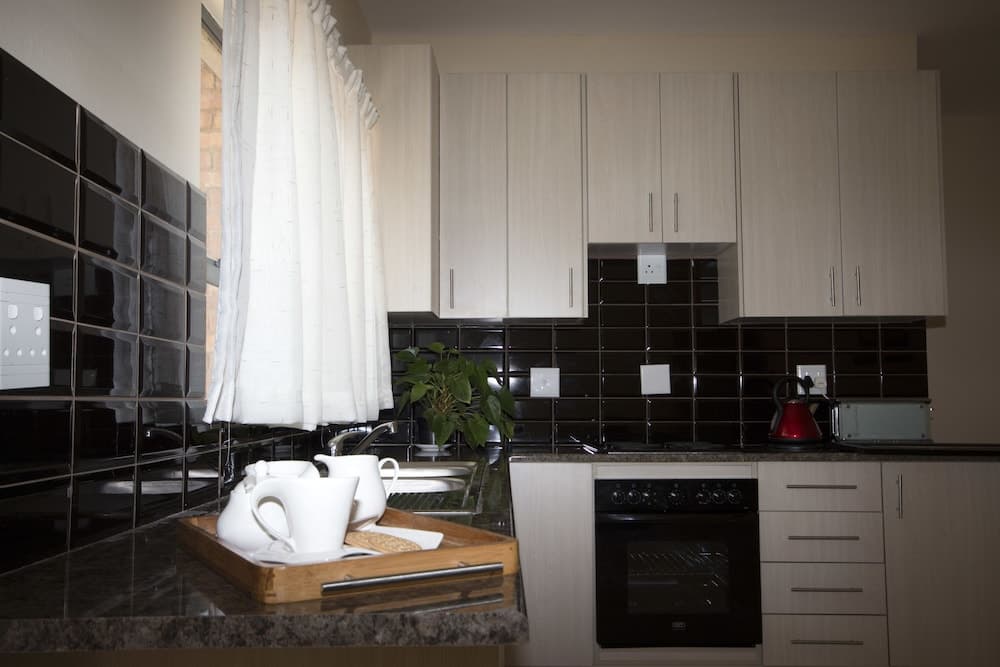 Khamanzi Lodge and Tours