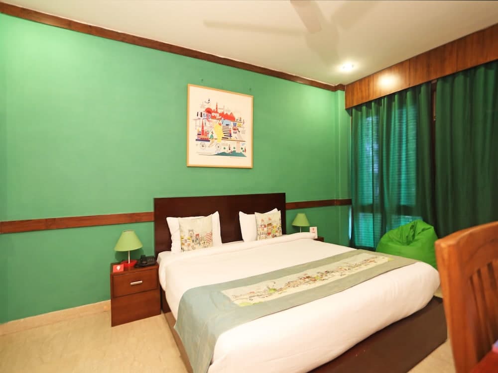 OYO Flagship 5265 Hauz Khas Metro