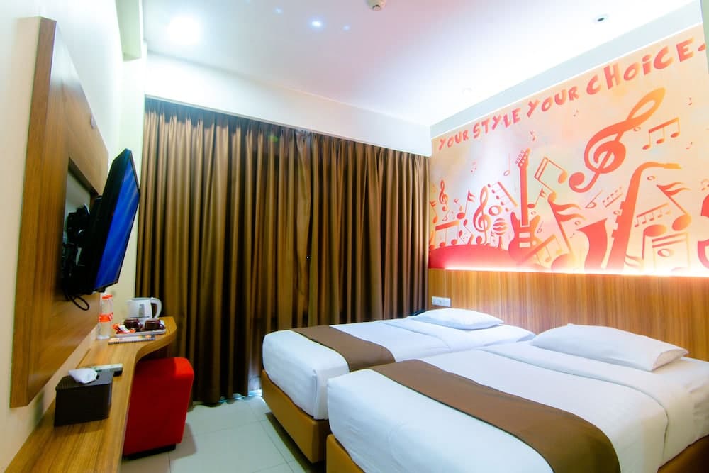 Front One Hotel Purwodadi