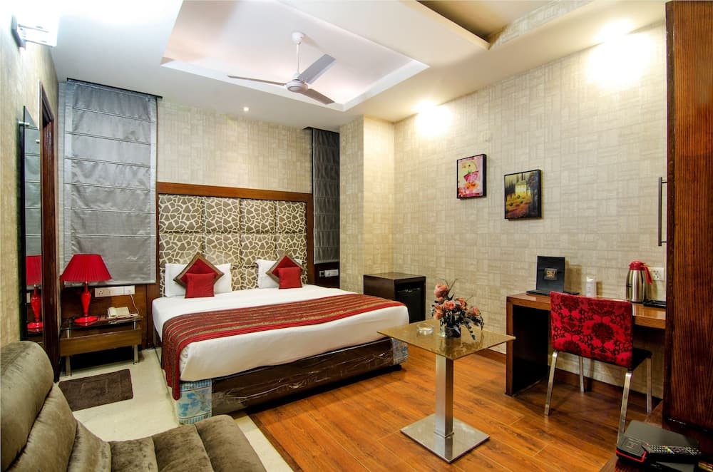 Hotel Omega Residency