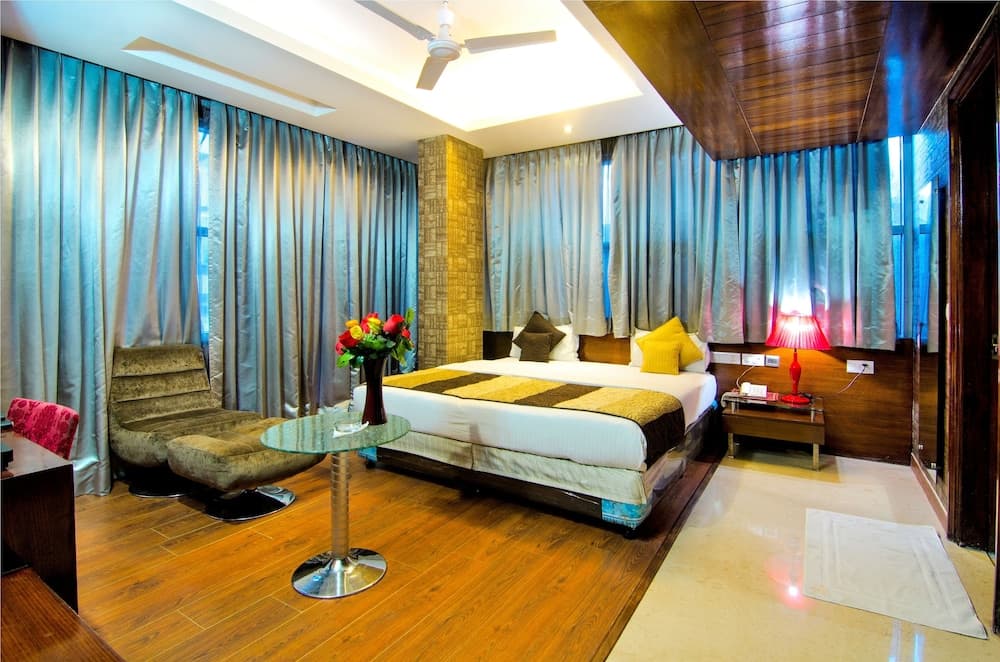 Hotel Omega Residency