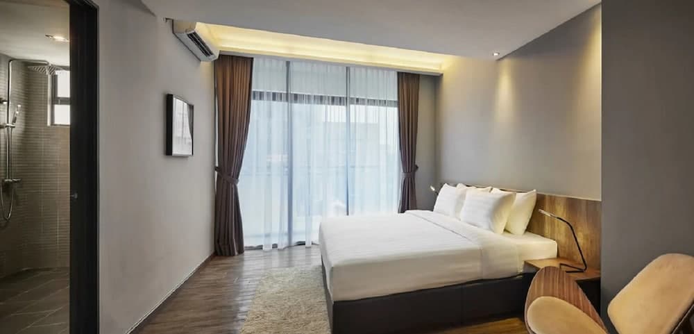 Tropics Eight Suites