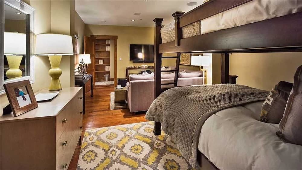 Quandary Peak Penthouse 704 4 BedroomCondo By Moving Mountains