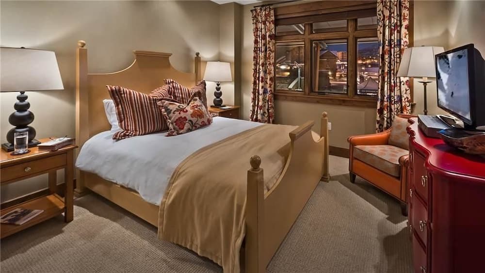 Deer Mountain 204 4 BedroomCondo By Moving Mountains