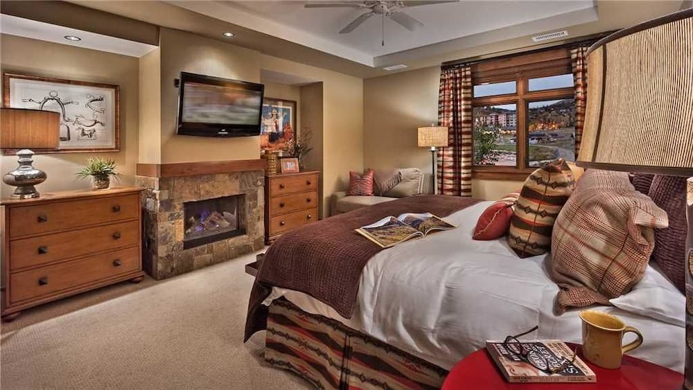 Heavenly Peak 310 4 BedroomCondo By Moving Mountains