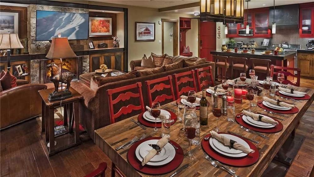 Sunshine Mountain 402 4 BedroomCondo By Moving Mountains