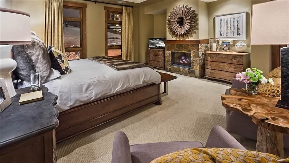 Shambhala Mountain 409 4 BedroomCondo By Moving Mountains