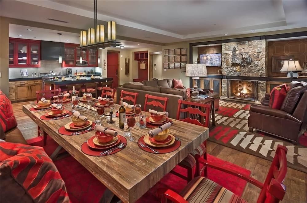 Zirkel Mountain 419 4 BedroomCondo By Moving Mountains