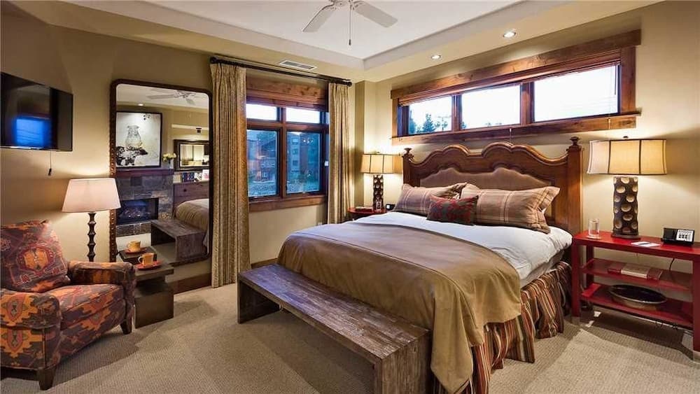 Twilight Peak 502 4 BedroomCondo By Moving Mountains