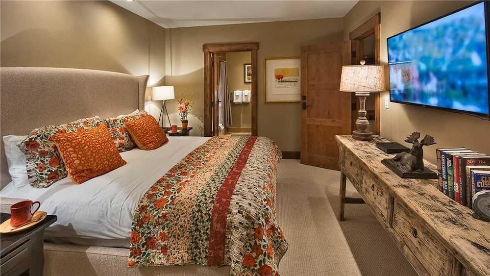 Twilight Peak 502 4 BedroomCondo By Moving Mountains