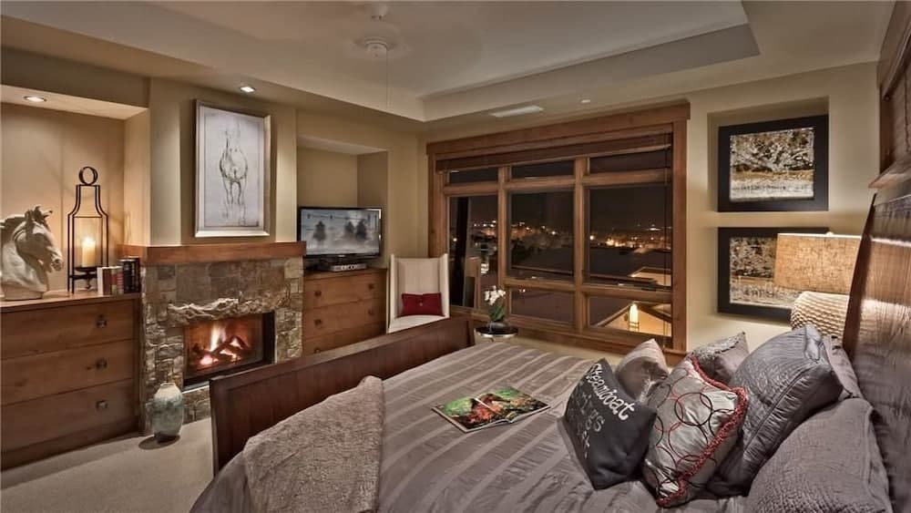 Sleeping Giant 518 4 BedroomCondo By Moving Mountains