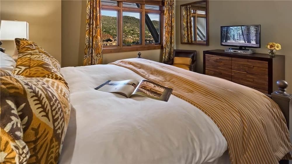 Moose Mountain 604 4 BedroomCondo By Moving Mountains