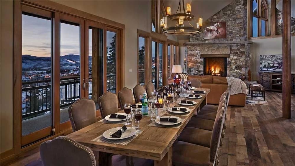 Falconhead Grande 10 BedroomHoliday home By Moving Mountains