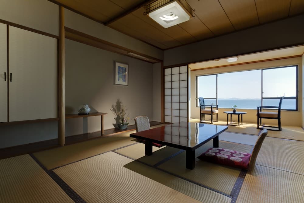 Shinojima Royal Hotel Kasuiso