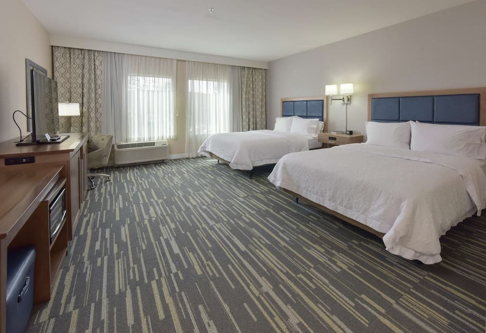 Hampton Inn & Suites Seattle/Redmond