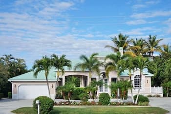 BRF335 3 Bedroom Holiday Home by Marco Naples Vacation Homes