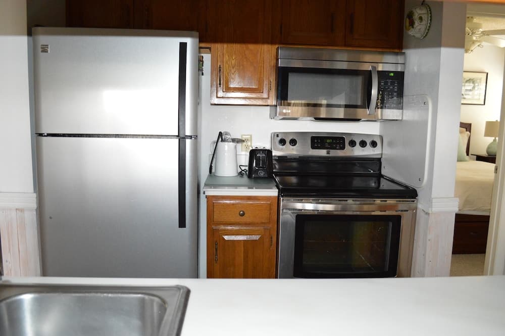 Cove II 110F 2 Bedroom Condo By Midnight Cove II