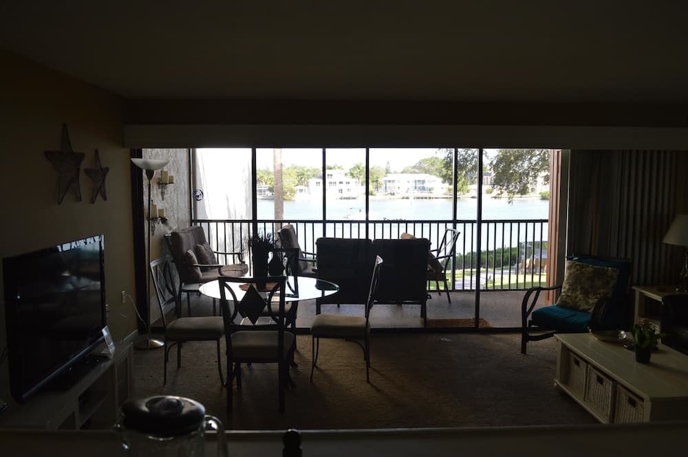 Cove II 127F 2 Bedroom Condo By Midnight Cove II