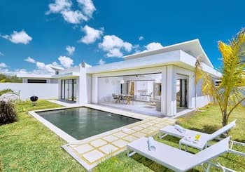 Corail Bleu Private Pool & Garden Villas by LOV