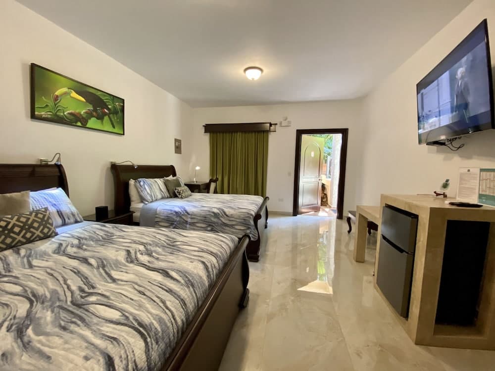 Paradise Hot Springs - Thermal Water & Volcano Views