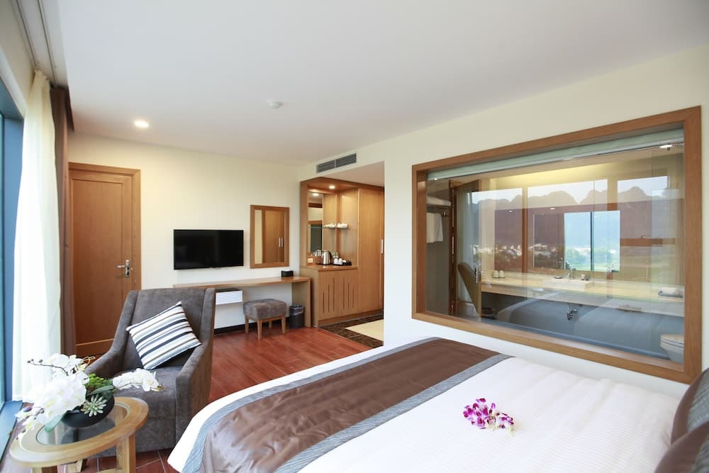 Muong Thanh Holiday Con Cuong