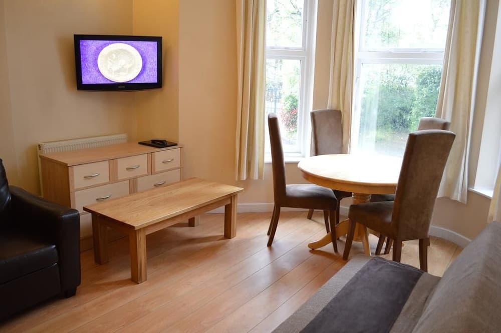 The Westlynne Hotel & Apartments