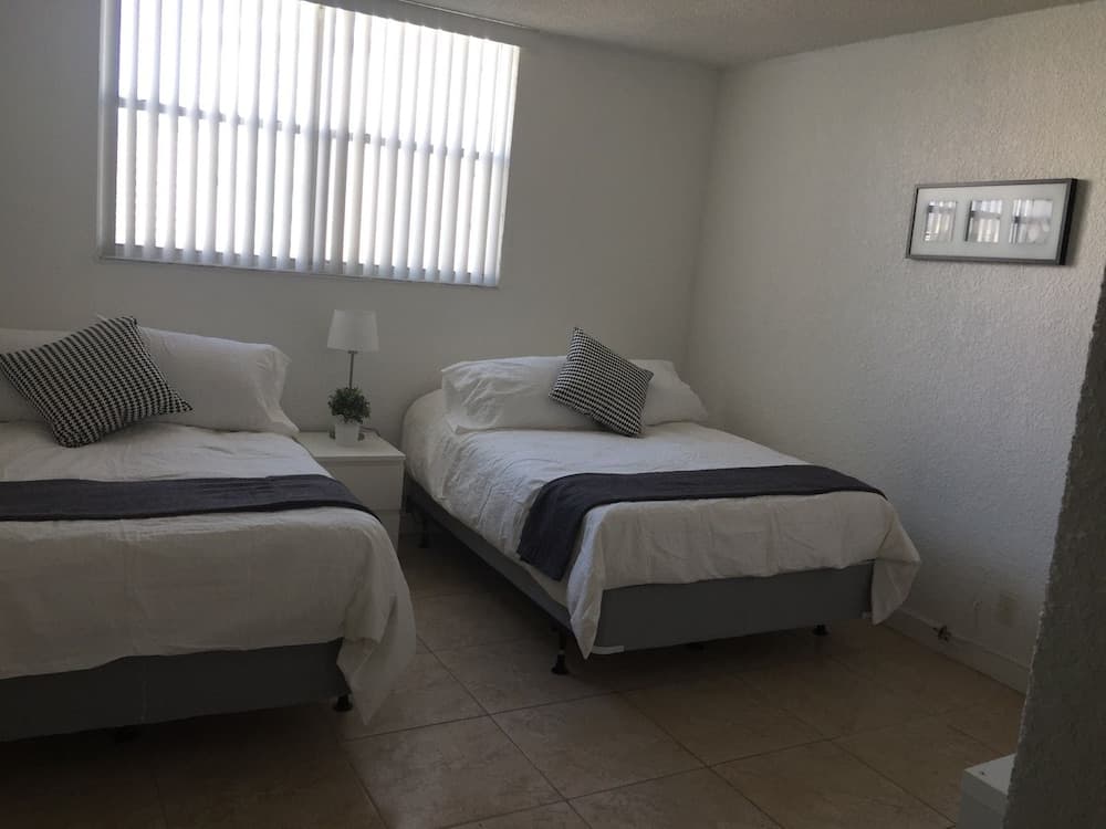 Beach Apartments Hollywood