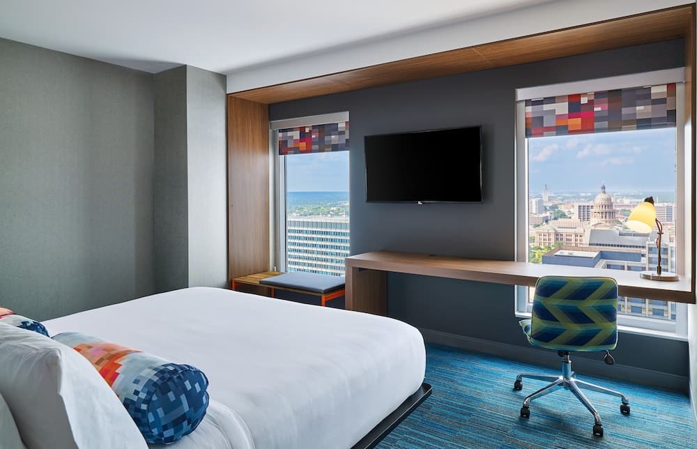 Aloft Austin Downtown