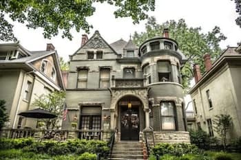 Inn at St James Court