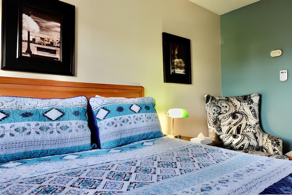 Dewar's Inn on the River