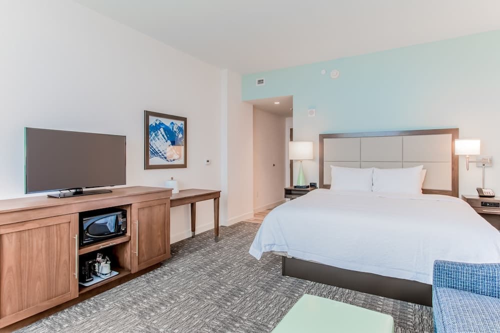 Hampton Inn & Suites Panama City Beach-Beachfront