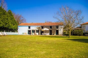 Liiiving in Ofir - Manor Pool House