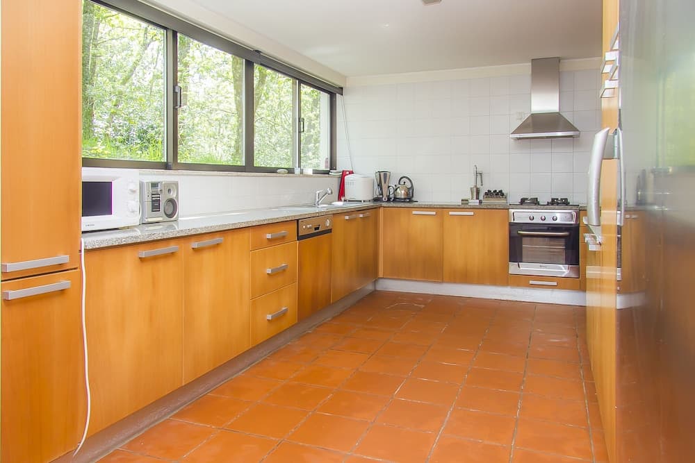 Liiiving in Caminha - Oak Tree Chill