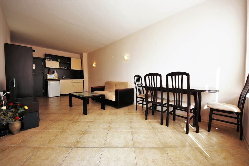 Menada Sunset Beach 4 Apartments