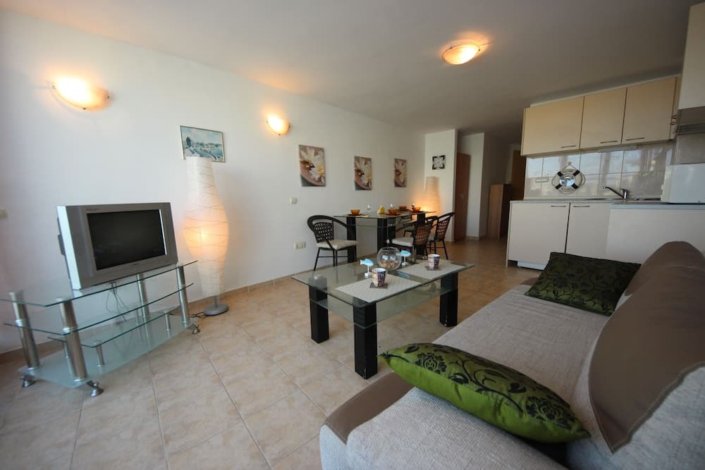 Menada Julia Apartments