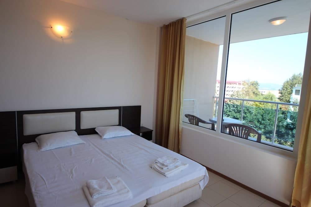 Menada Apartments in Esperanto