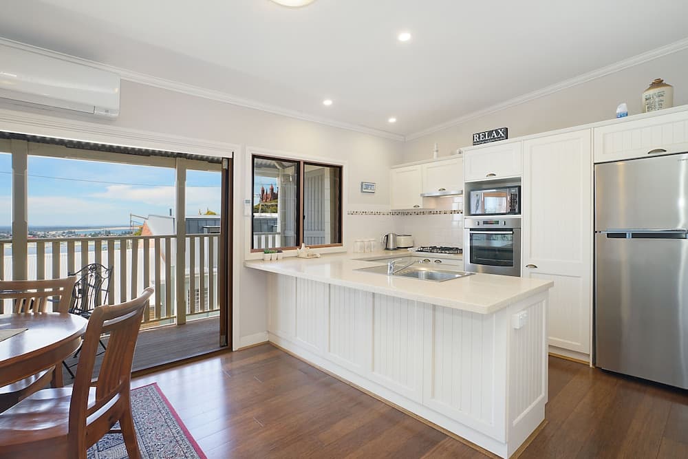 Newcastle Short Stay Apartments - Vista Apartment