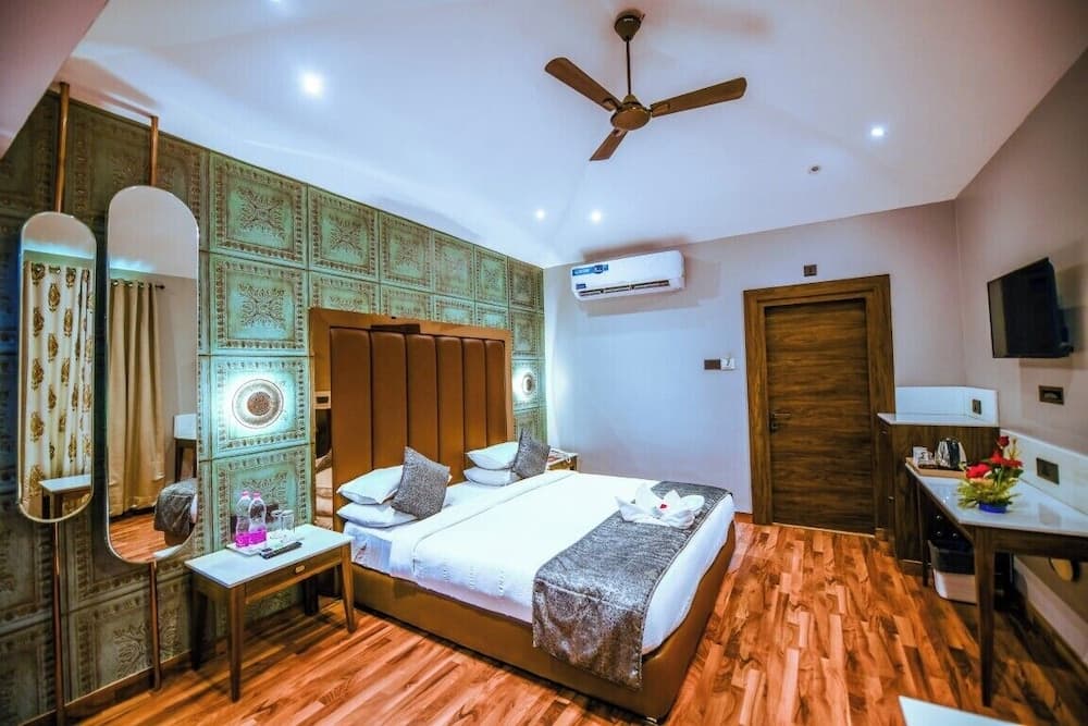 Hotel Holiday Resort