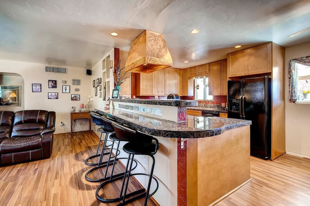 PX008 4 Bedroom Apartment By Senstay