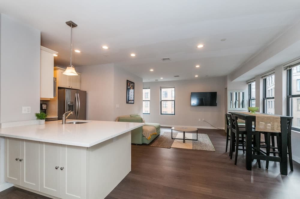 BOS005 2 Bedroom Apartment By Senstay