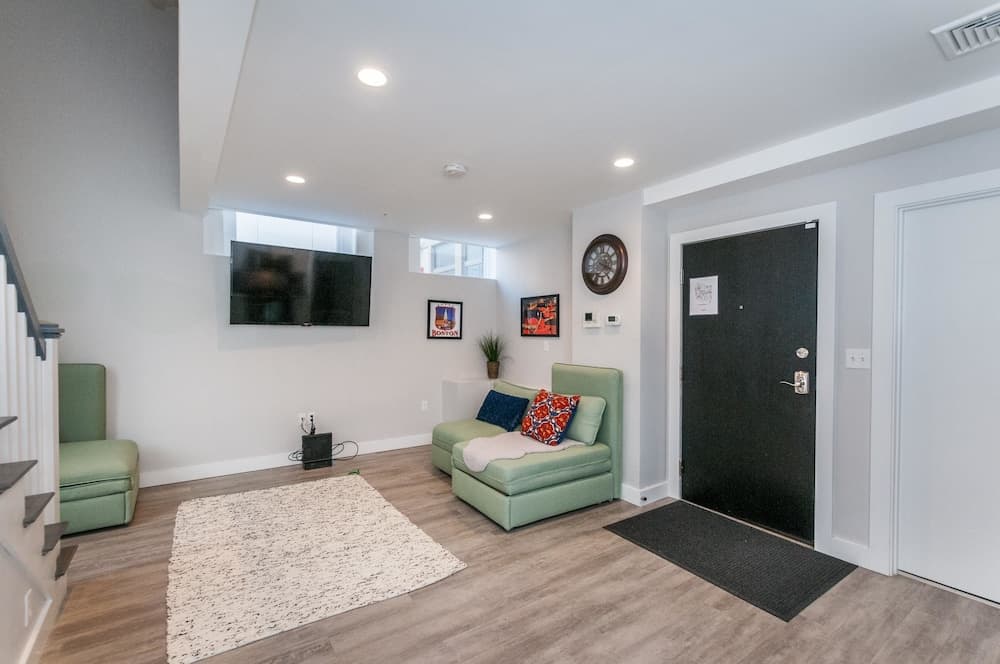 BOS007 2 Bedroom Apartment By Senstay