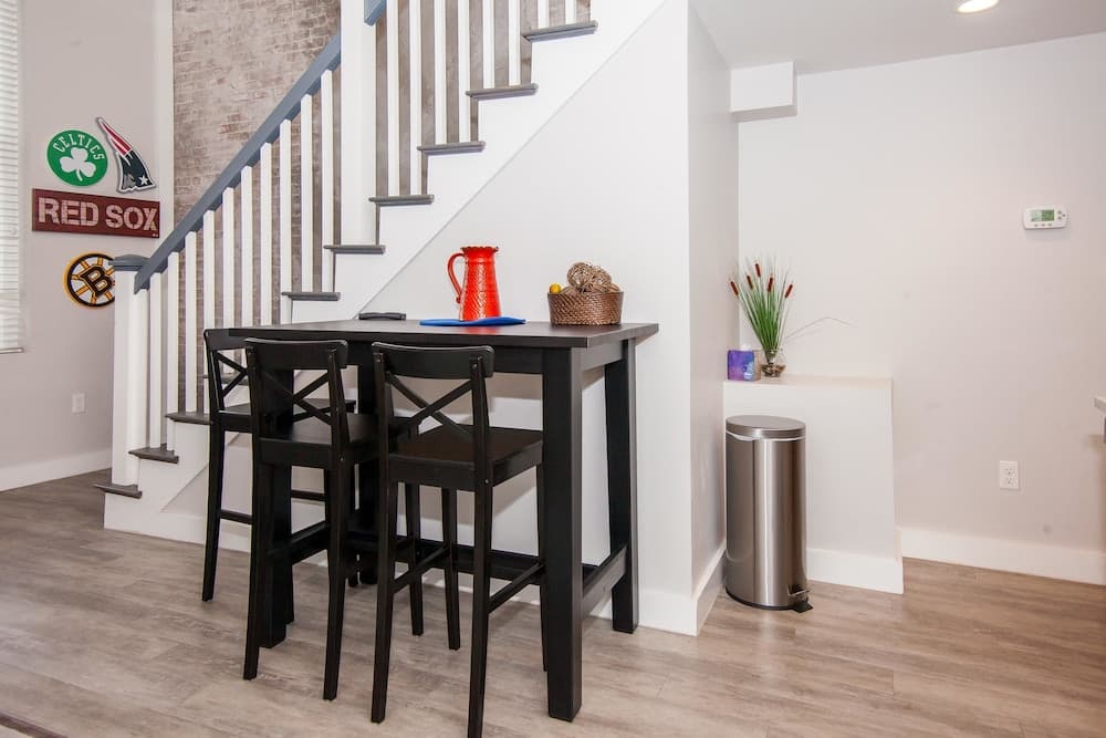 BOS008 2 Bedroom Apartment By Senstay